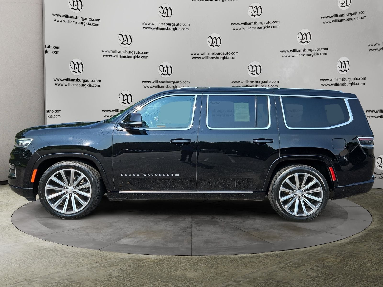 2022 Jeep Grand Wagoneer Series II Photo in Williamsburg VA 23185