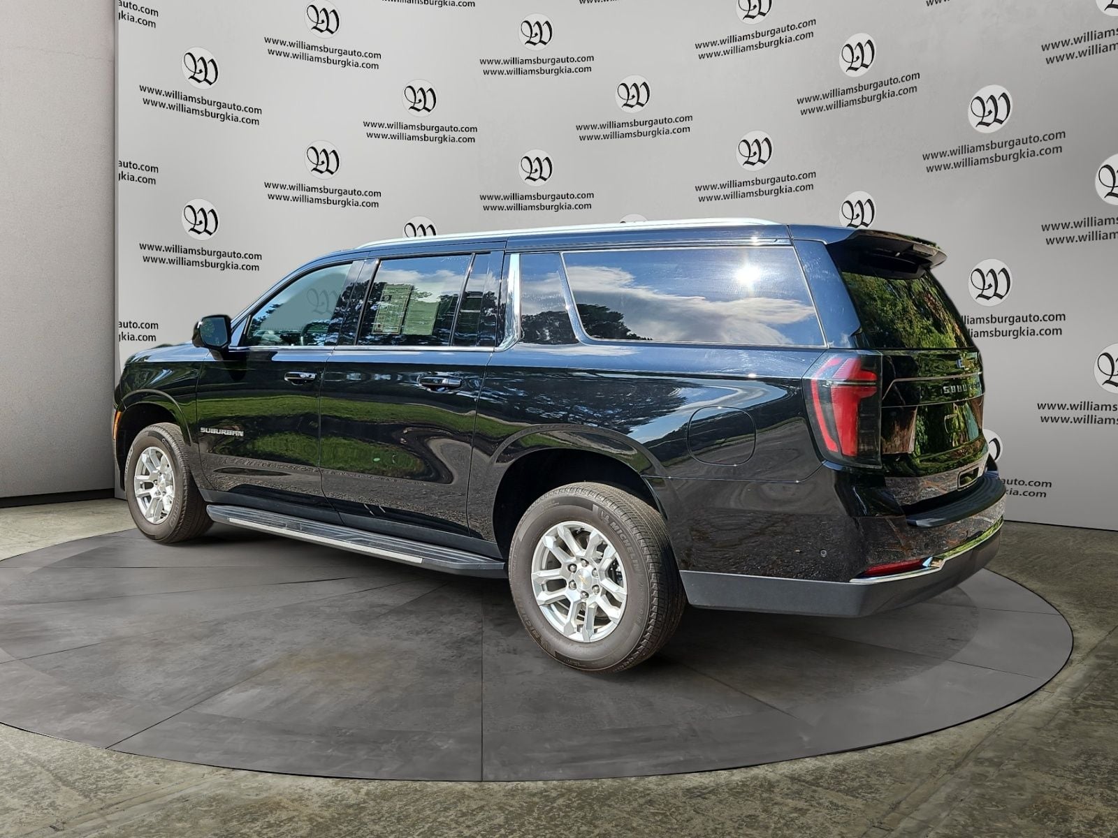 2025 Chevrolet Suburban LT Photo in Williamsburg VA 23185