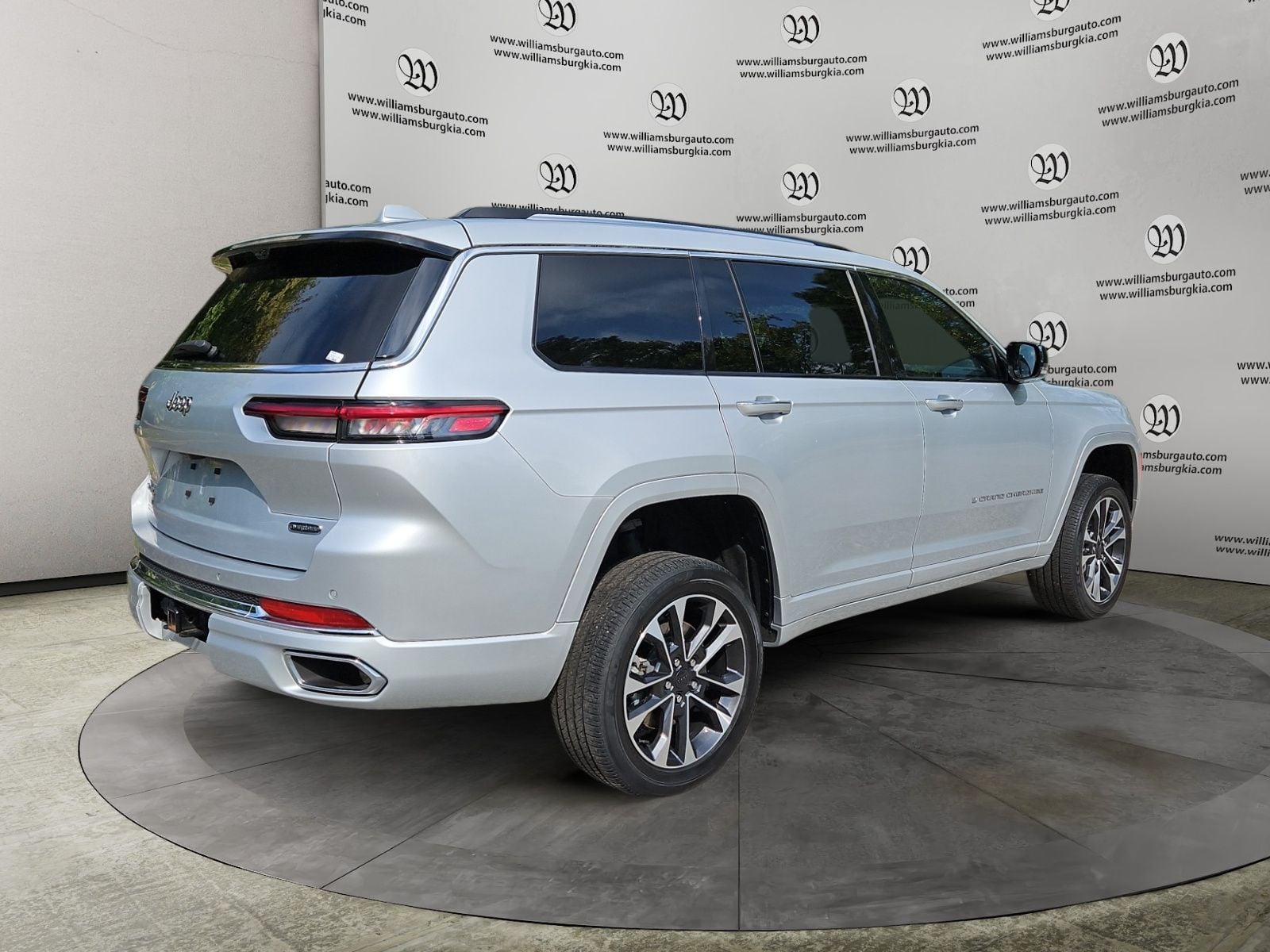 2021 Jeep Grand Cherokee L Overland Photo in Williamsburg VA 23185