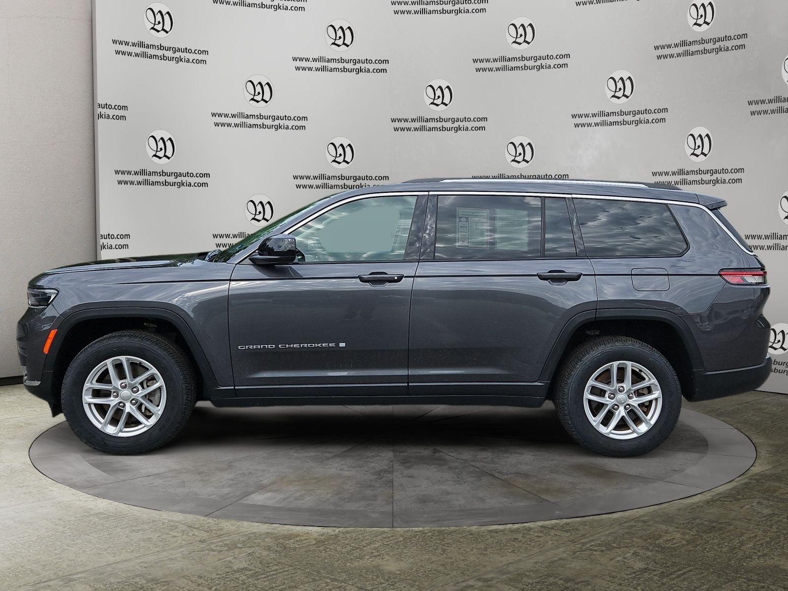 2023 Jeep Grand Cherokee L Laredo Photo in Williamsburg VA 23185
