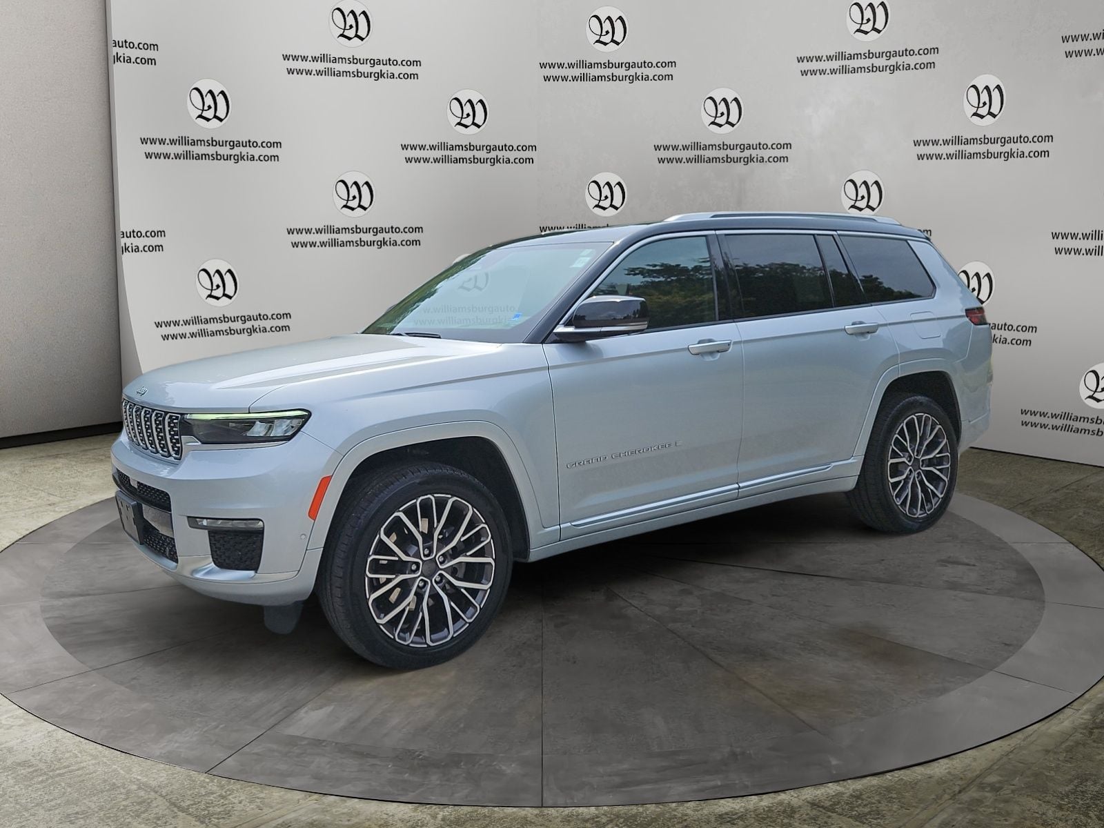 2022 Jeep Grand Cherokee L Summit Photo in Williamsburg VA 23185