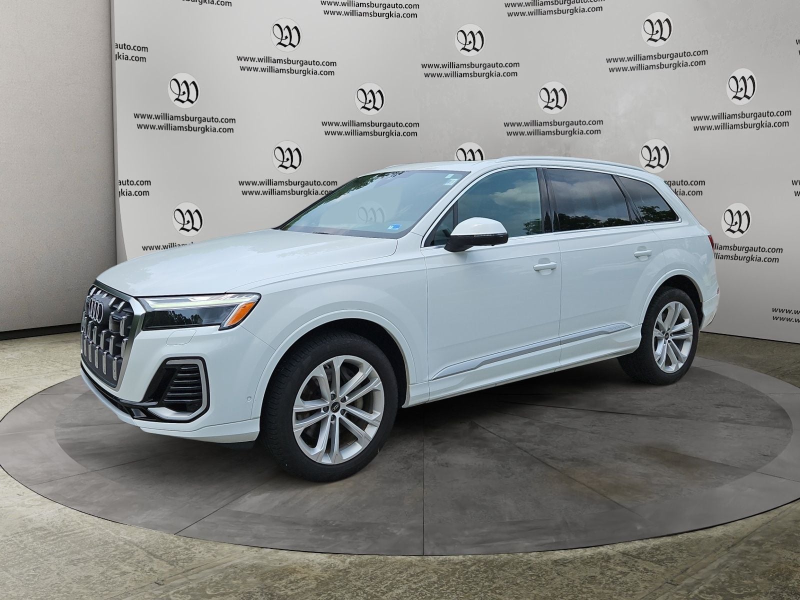 2025 Audi Q7 55 Premium Plus Photo in Williamsburg VA 23185