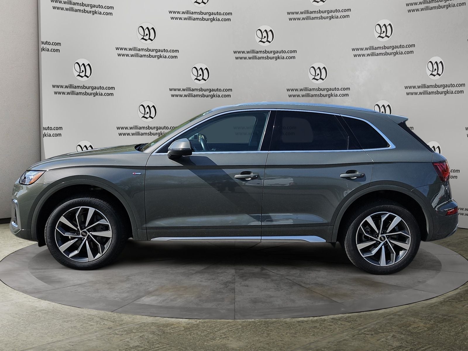 2024 Audi Q5 45 S line Premium Photo in Williamsburg VA 23185