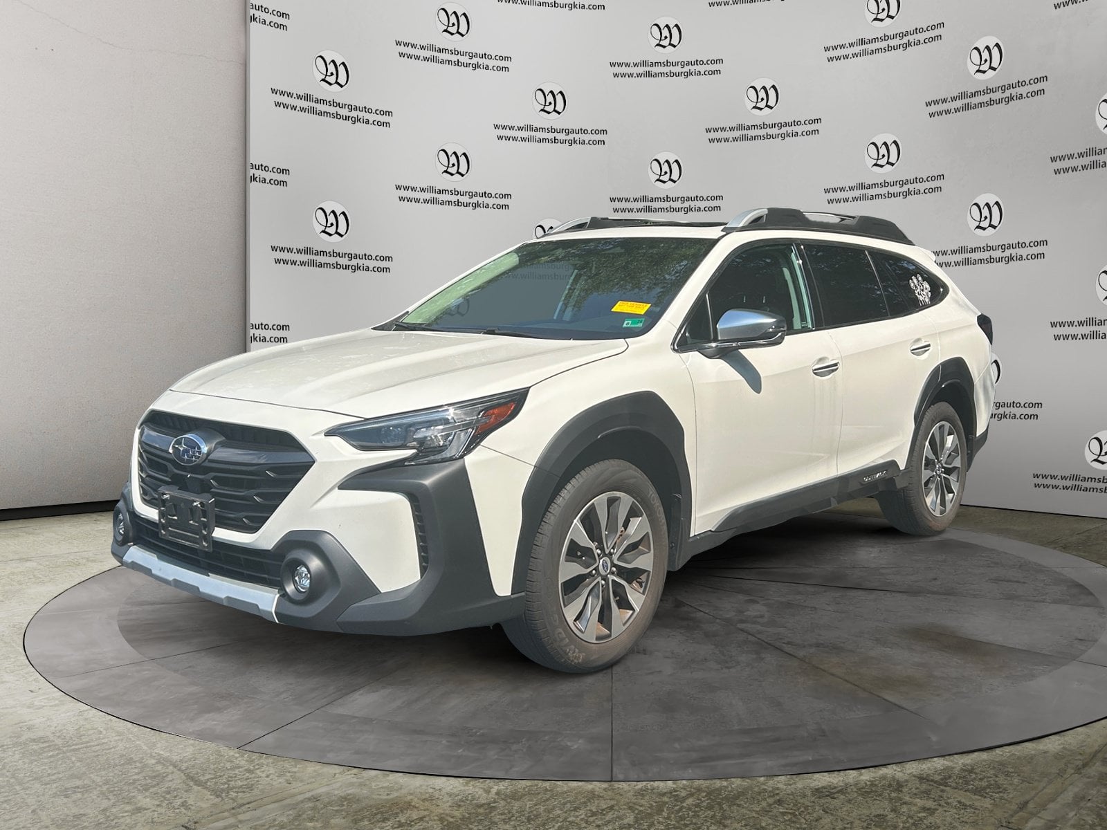 2025 Subaru Outback Touring Photo in Williamsburg VA 23185