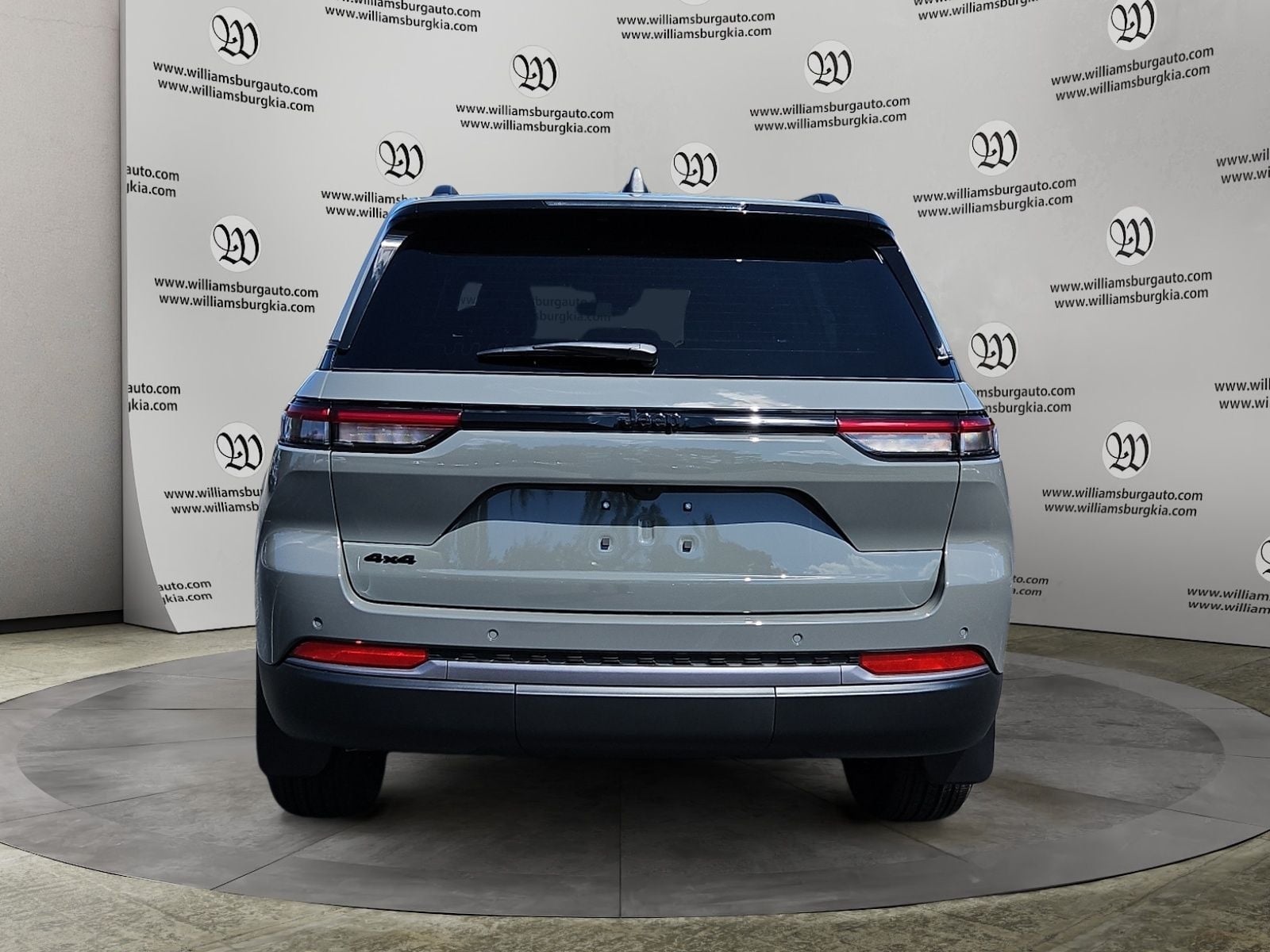 2027 Jeep Grand Cherokee Laredo Altitude Photo in Williamsburg VA 23185
