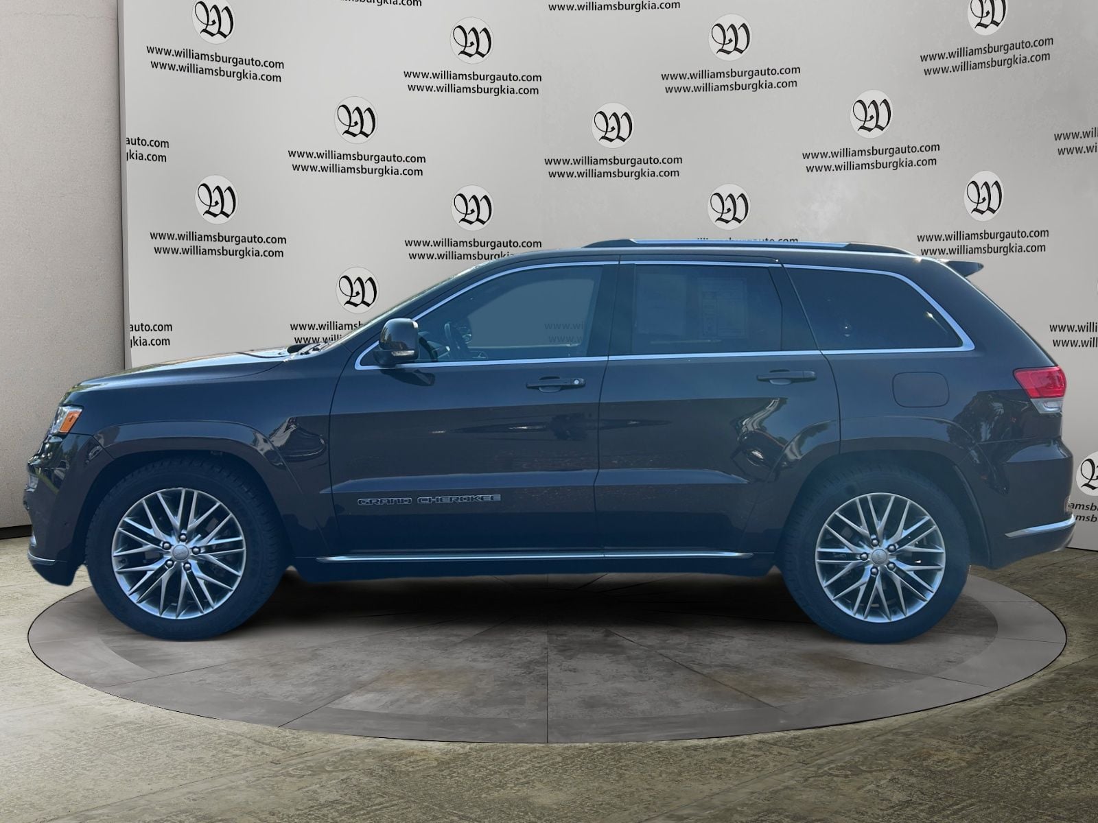 2017 Jeep Grand Cherokee Summit Photo in Williamsburg VA 23185