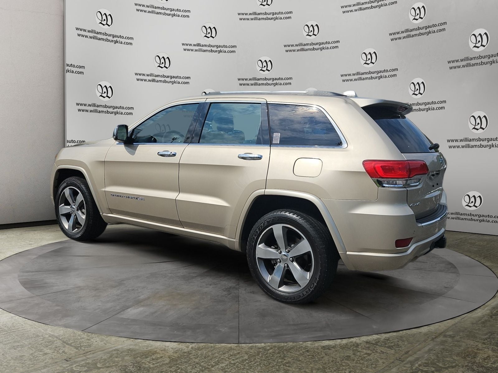 2014 Jeep Grand Cherokee Overland Photo in Williamsburg VA 23185