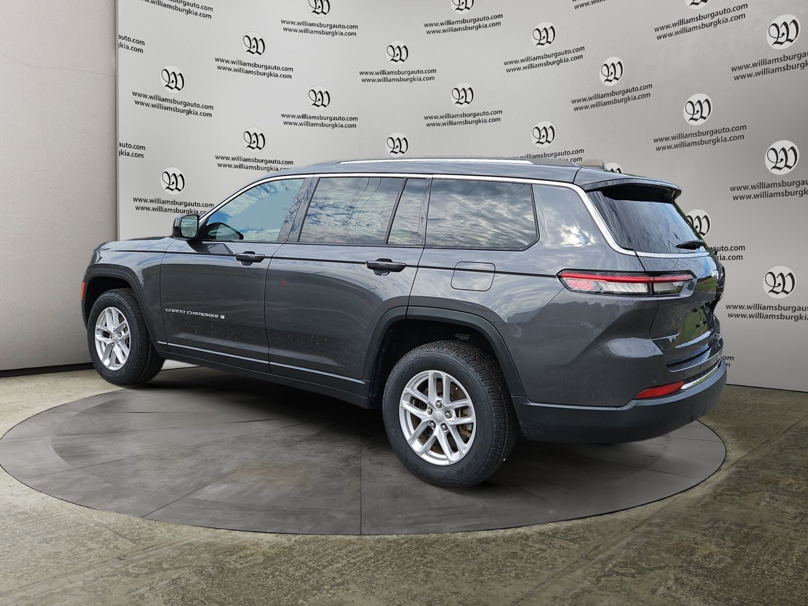 2023 Jeep Grand Cherokee L Laredo Photo in Williamsburg VA 23185