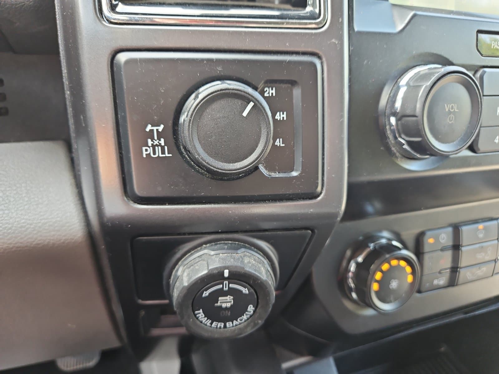 Pre-Owned 2019 Ford F-150 XLT - photo - 25