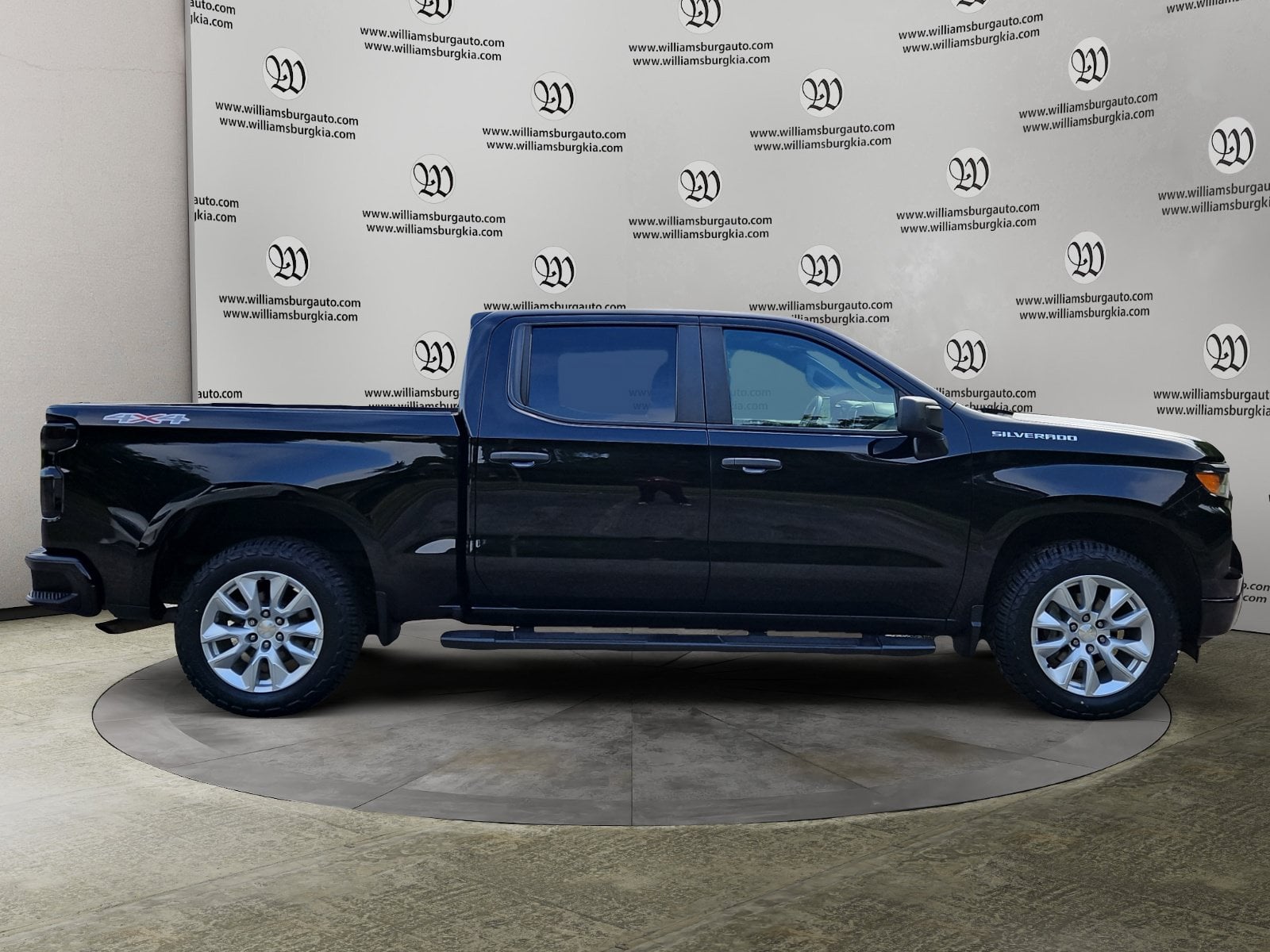 Pre-Owned 2022 Chevrolet Silverado 1500 Custom - photo - 5