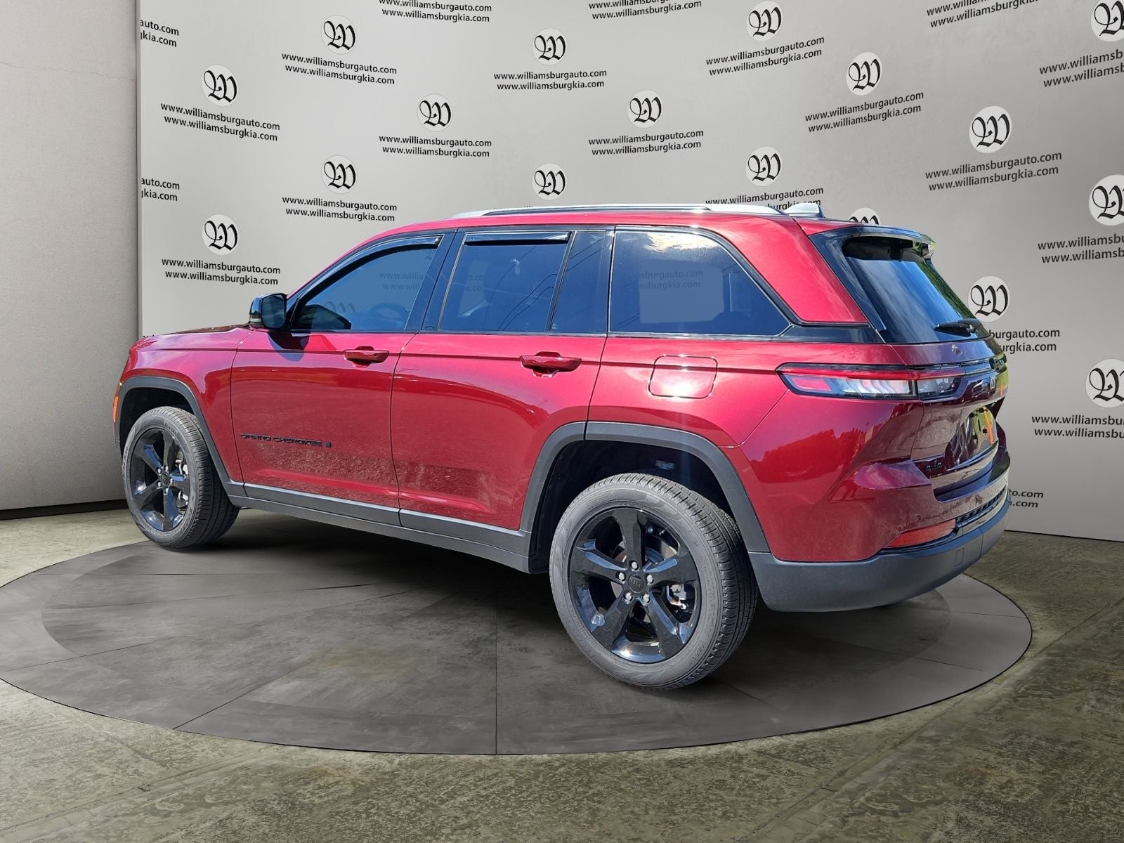 Pre-Owned 2025 Jeep Grand Cherokee Limited - photo - 2