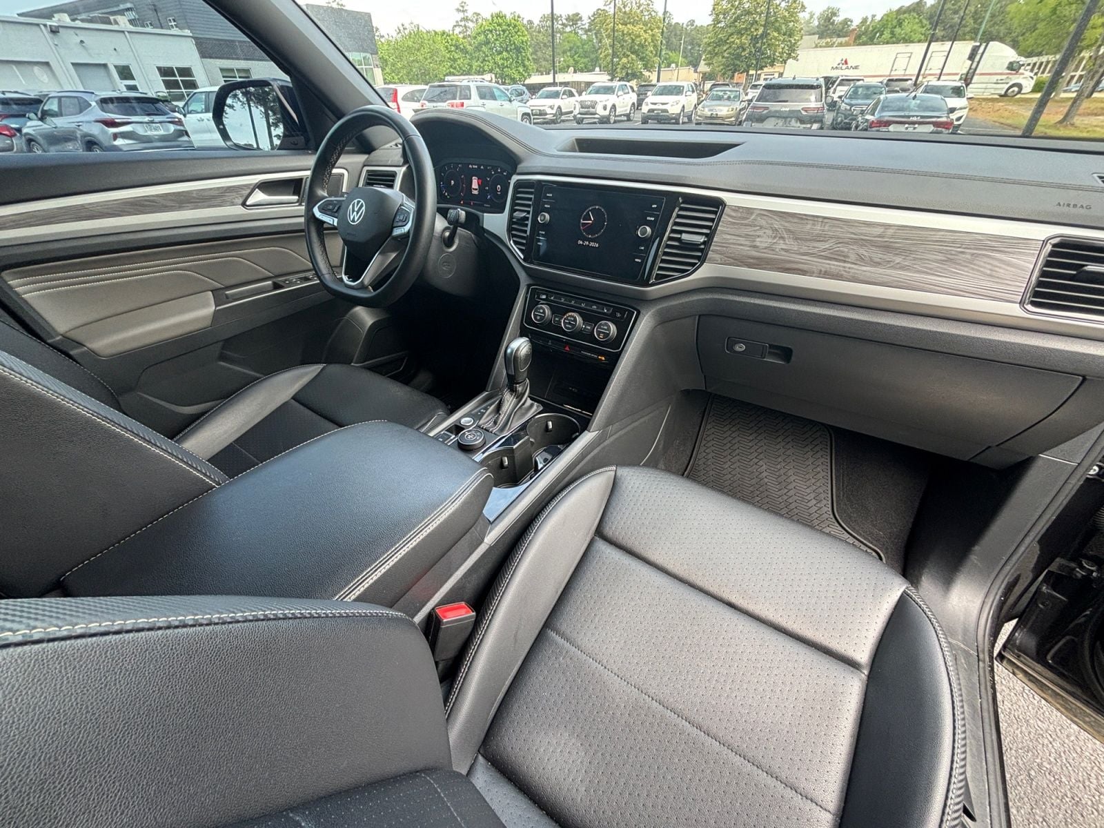 Pre-Owned 2022 Volkswagen Atlas Cross Sport 2.0T SE w/Technology - photo - 16