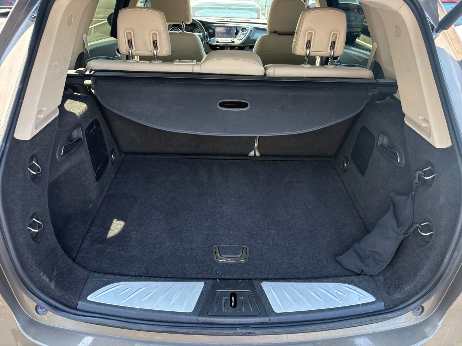 Pre-Owned 2017 Buick Envision Essence - photo - 18