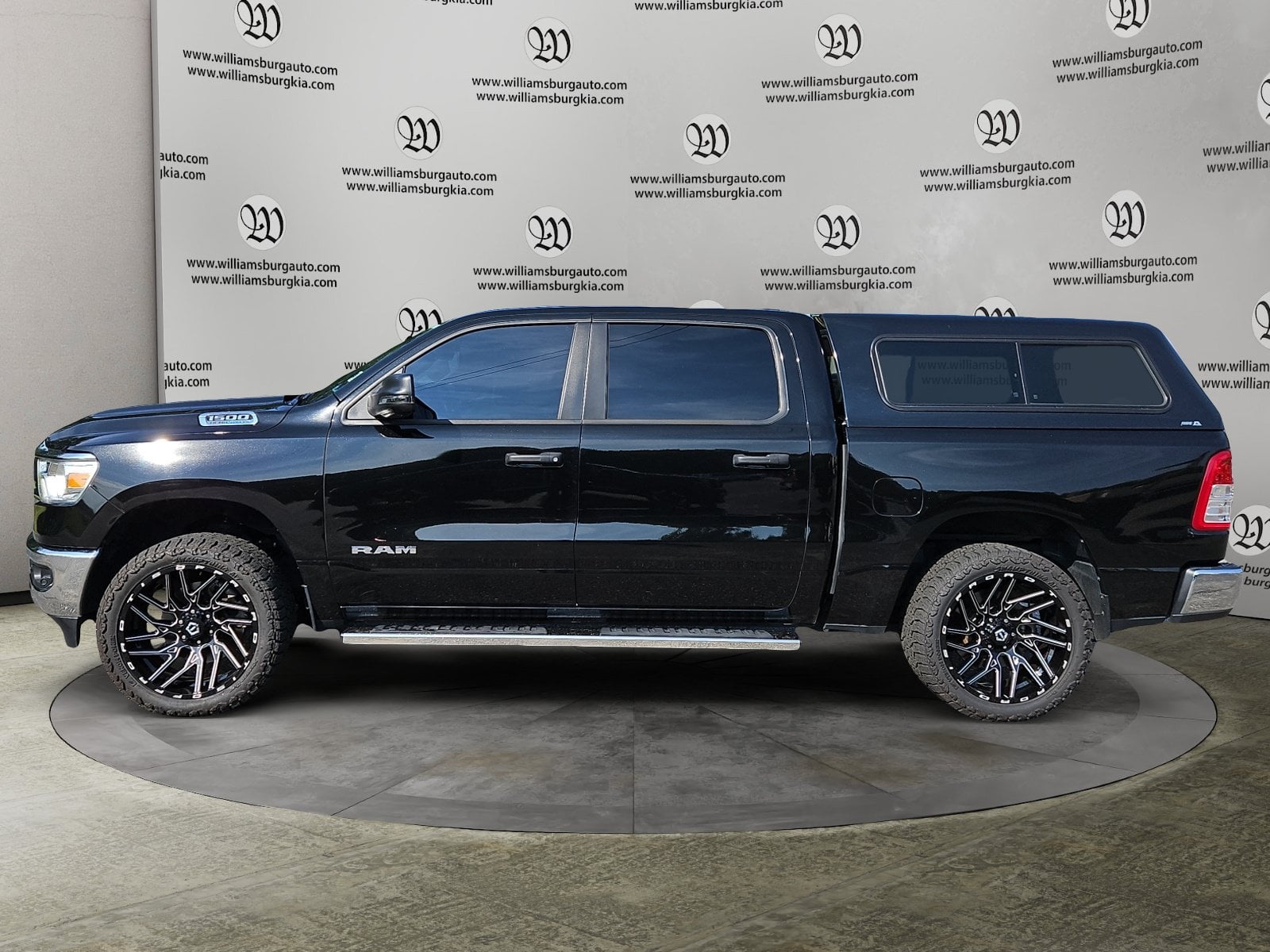 Pre-Owned 2024 Ram 1500 Big Horn/Lone Star - photo - 1