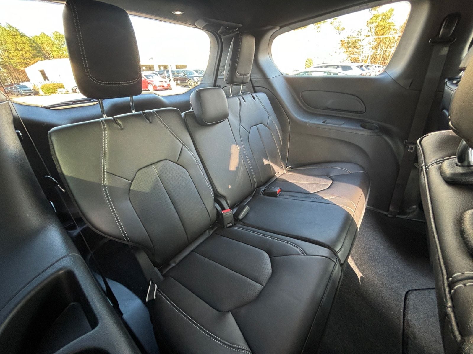 New 2026 Chrysler Pacifica Select - photo - 17
