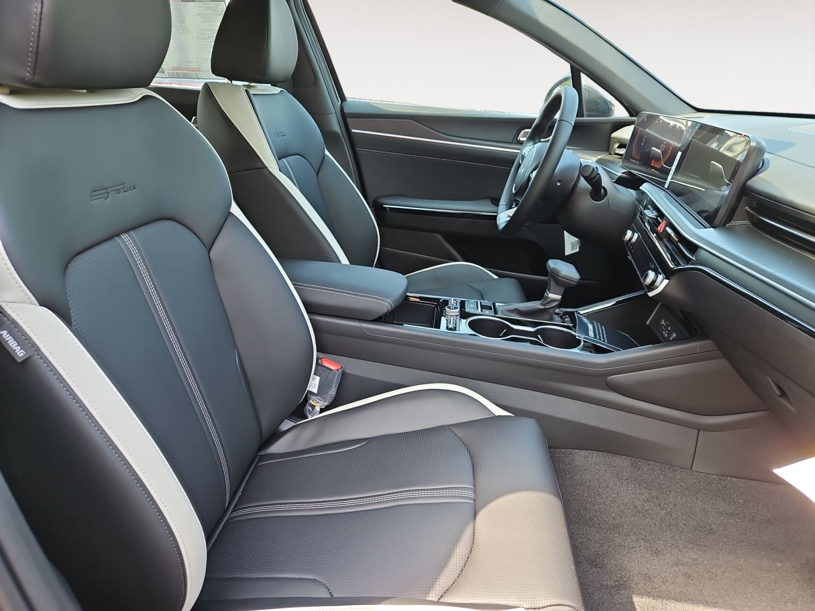 New 2026 Kia K5 GT-Line - photo - 14