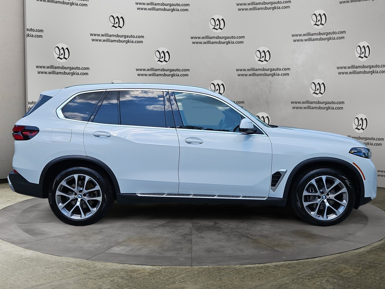 Pre-Owned 2026 BMW X5 xDrive40i - photo - 5