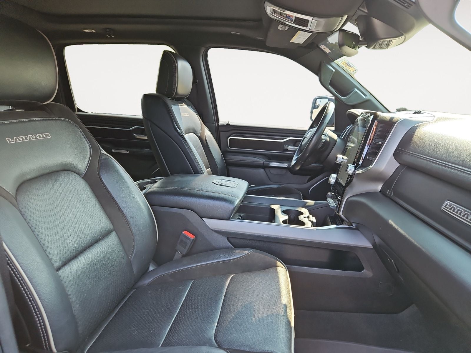 Pre-Owned 2024 Ram 1500 Laramie - photo - 14