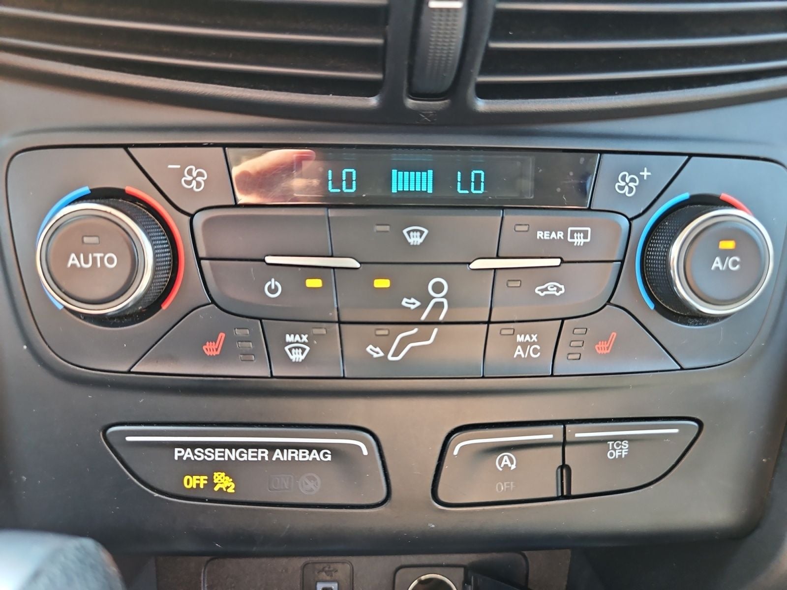 Pre-Owned 2017 Ford Escape SE - photo - 26