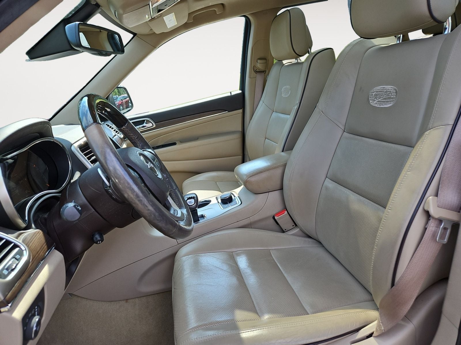 Pre-Owned 2014 Jeep Grand Cherokee Overland - photo - 8