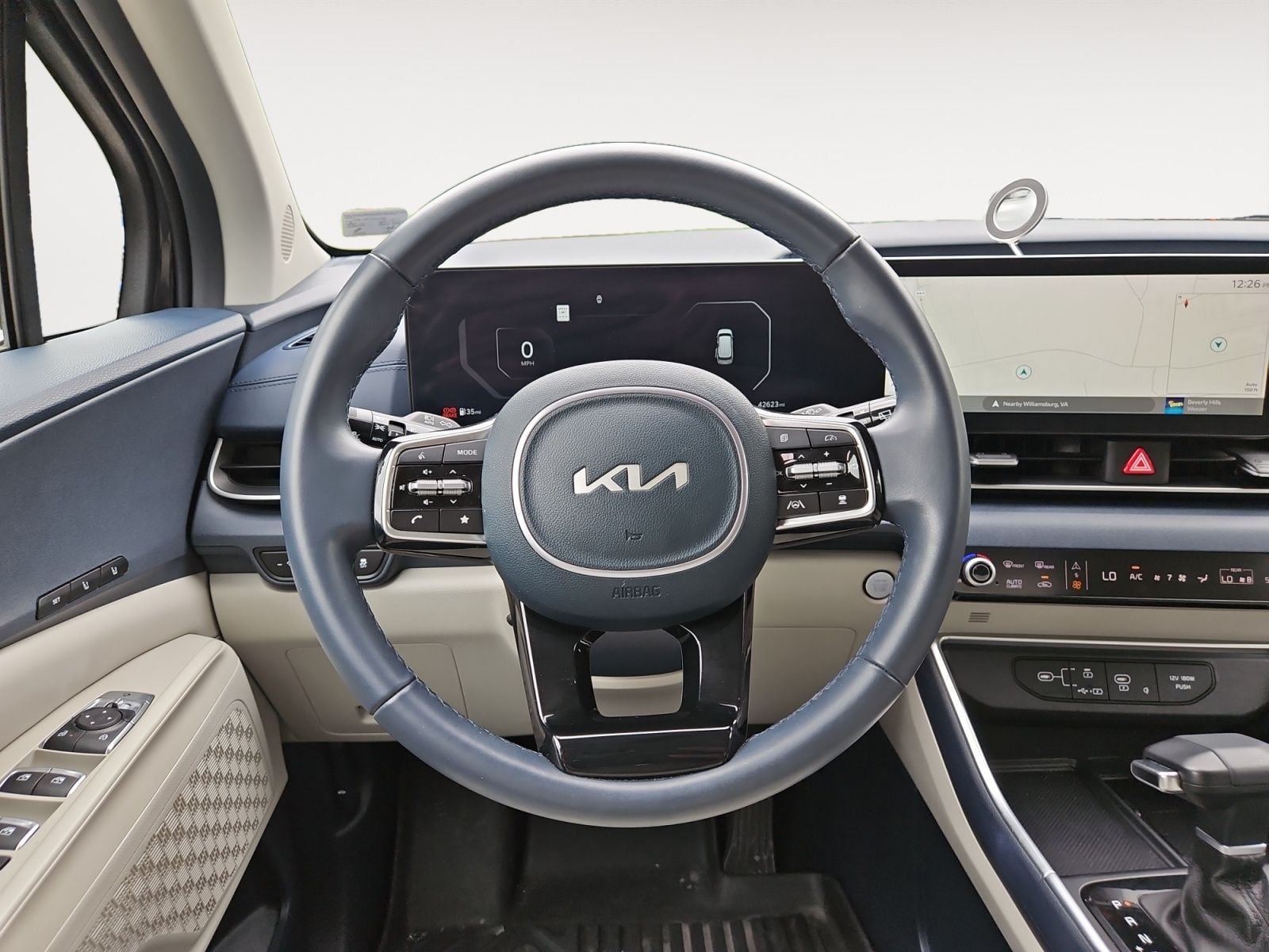 Pre-Owned 2025 Kia Carnival SX - photo - 11