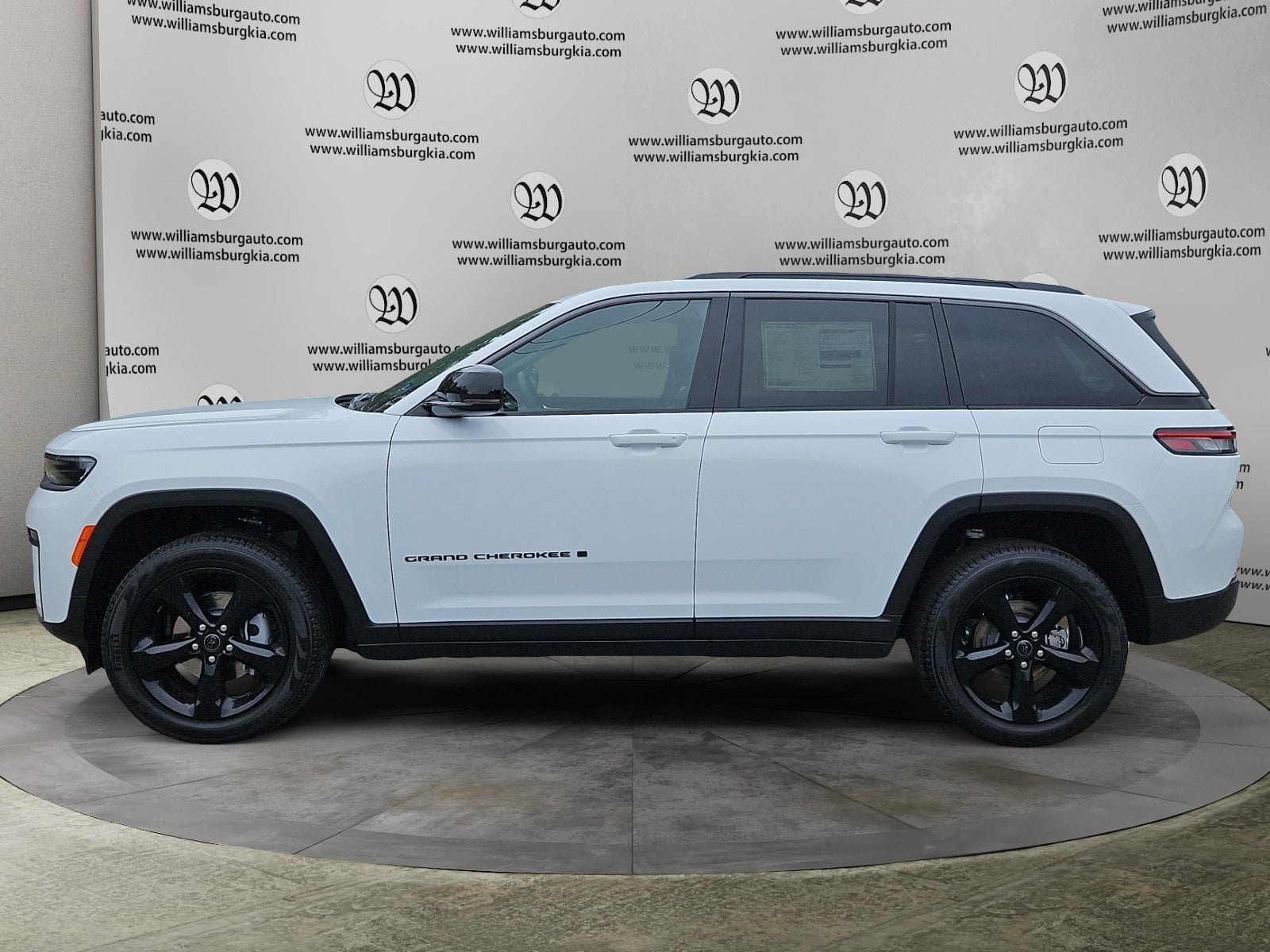 New 2027 Jeep Grand Cherokee Limited Reserve - photo - 1