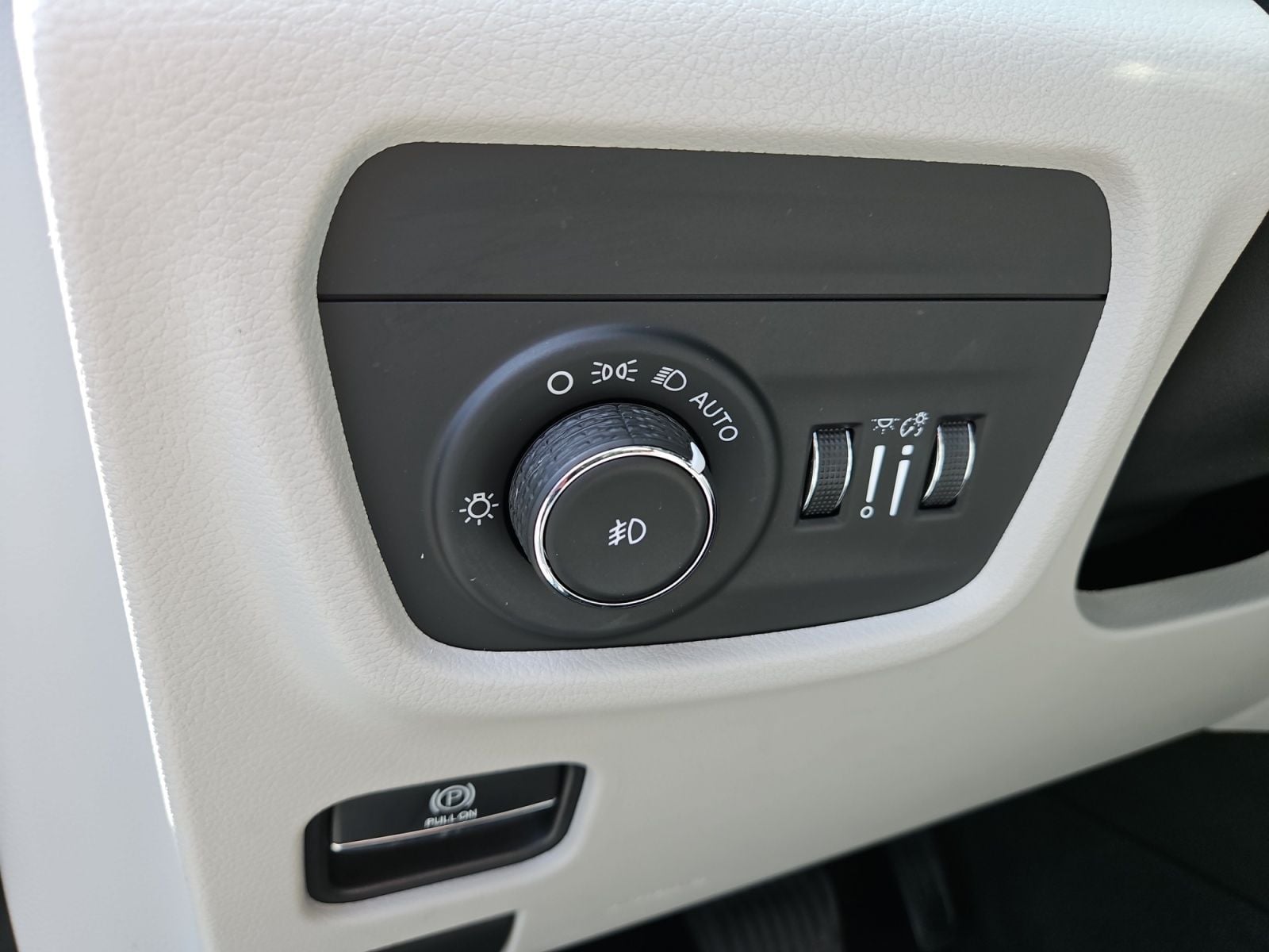 Pre-Owned 2022 Jeep Grand Cherokee Overland - photo - 21