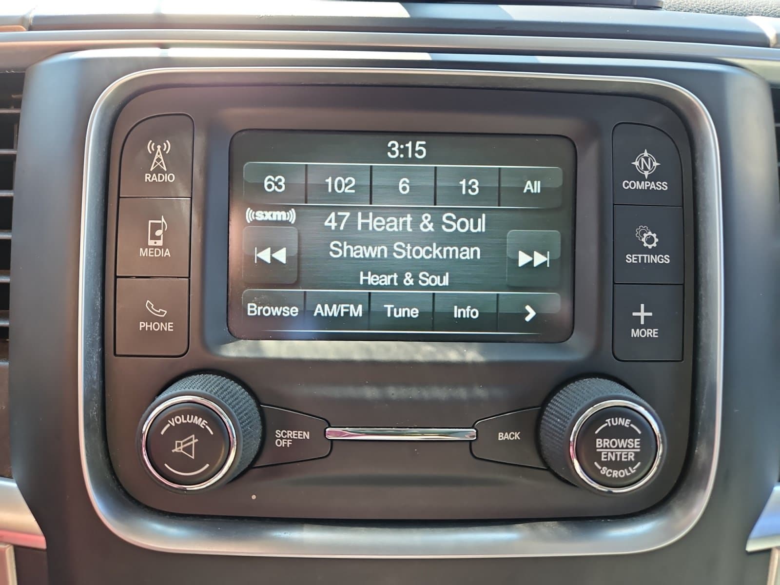 Pre-Owned 2017 Ram 1500 SLT - photo - 27