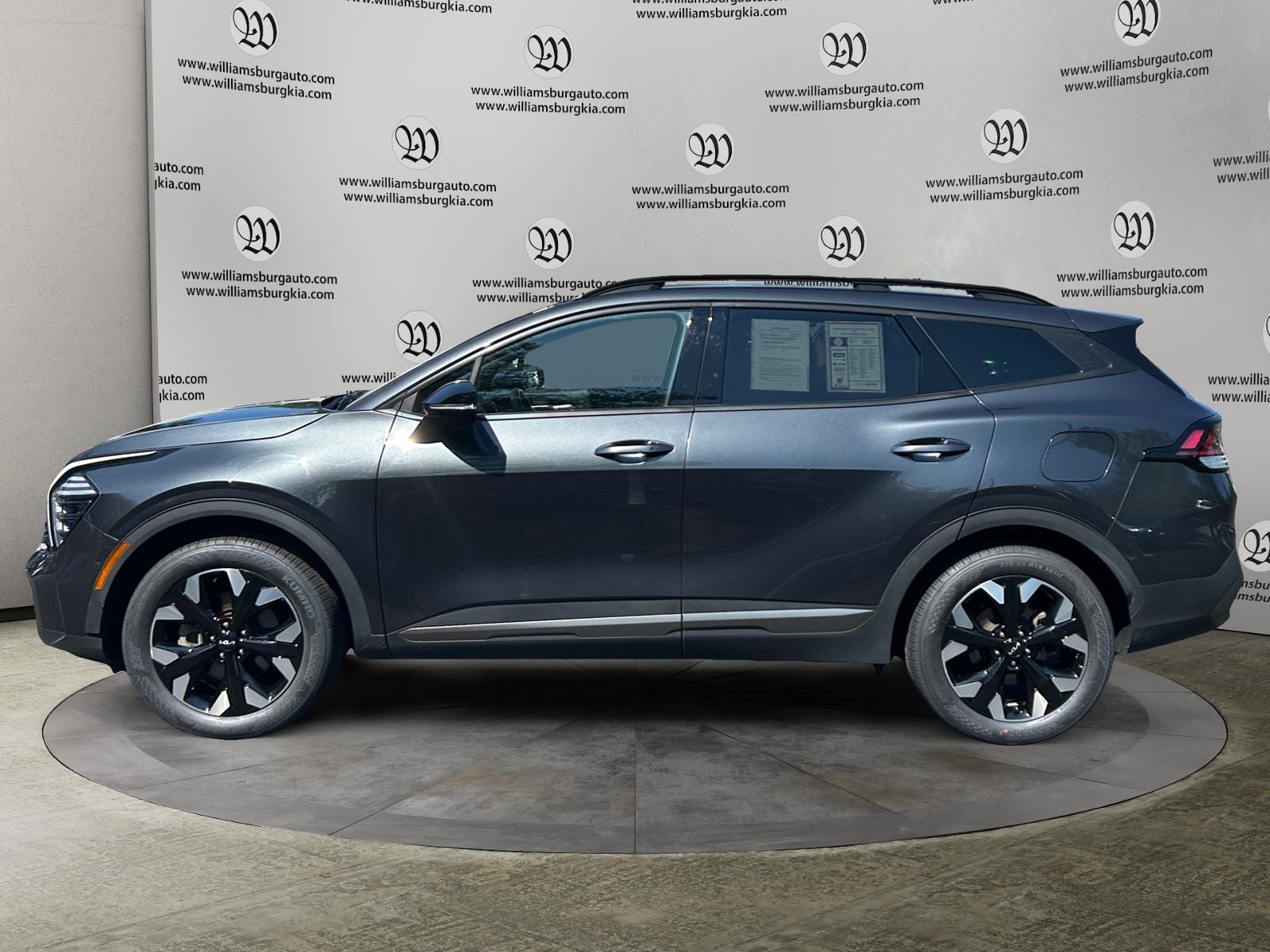 Pre-Owned 2024 Kia Sportage X-Line - photo - 1