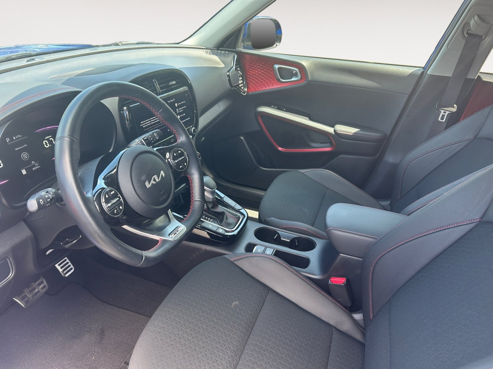 Pre-Owned 2024 Kia Soul GT-Line - photo - 8