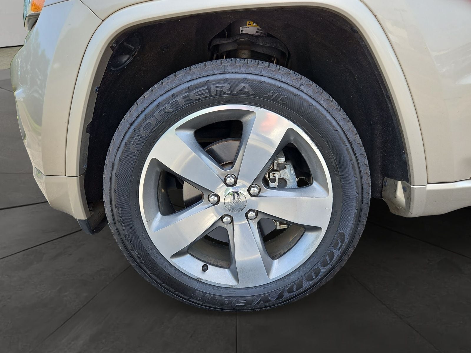 Pre-Owned 2014 Jeep Grand Cherokee Overland - photo - 13
