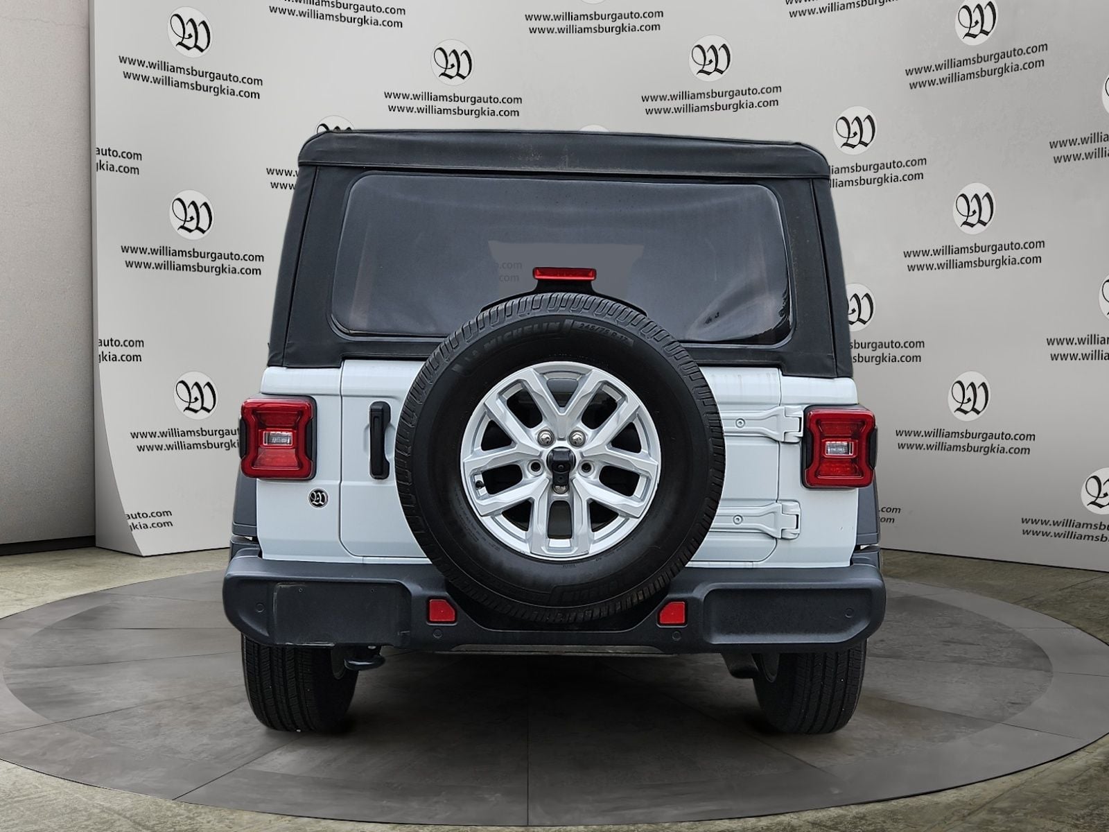 Pre-Owned 2023 Jeep Wrangler Sport S - photo - 3