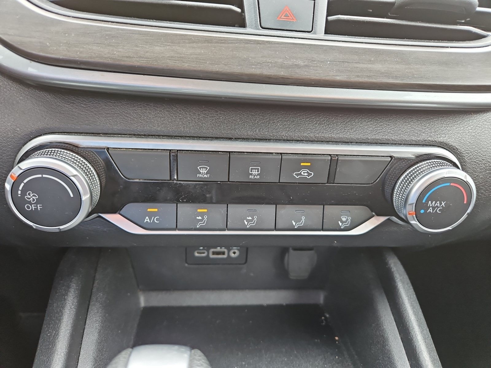 Pre-Owned 2025 Nissan Altima 2.5 SV - photo - 27