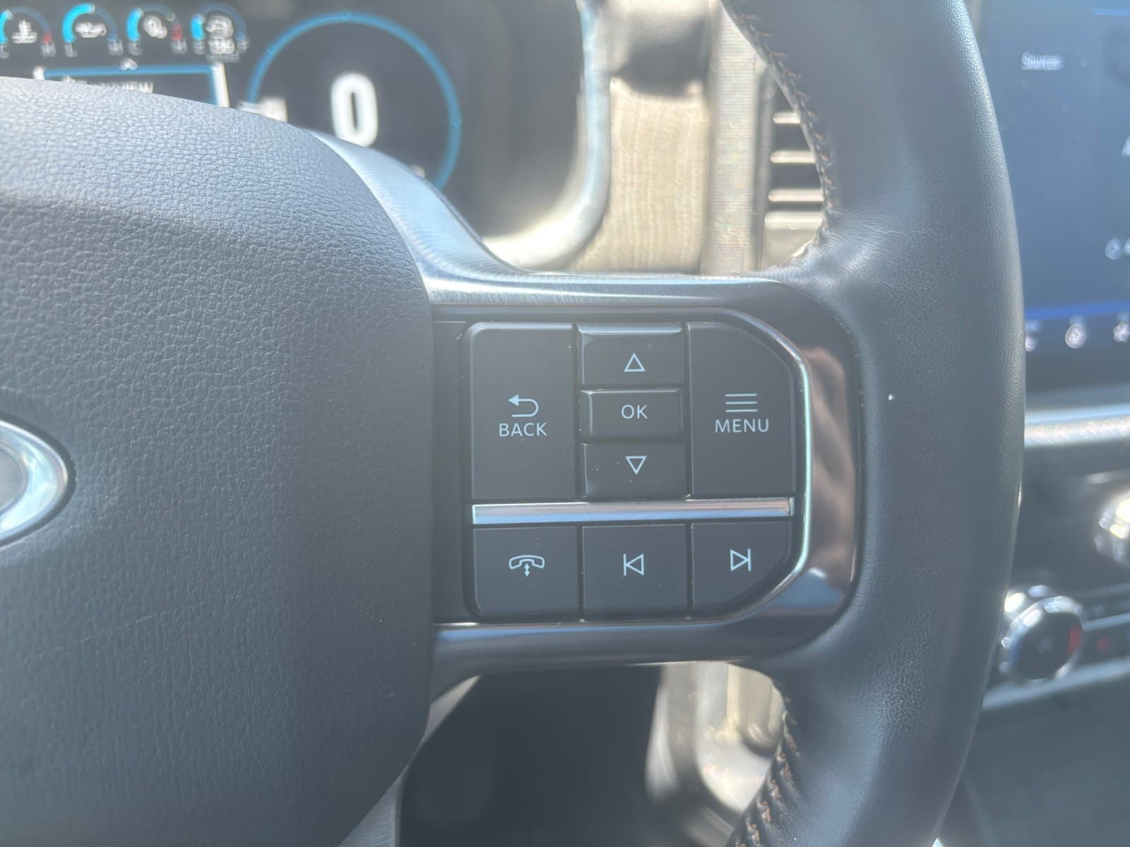 Pre-Owned 2022 Ford F-150 Platinum - photo - 22
