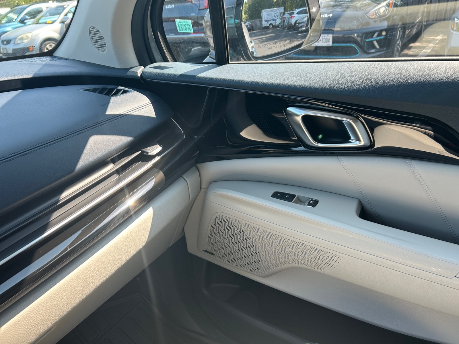 New 2027 Kia Carnival Hybrid SX Prestige - photo - 17