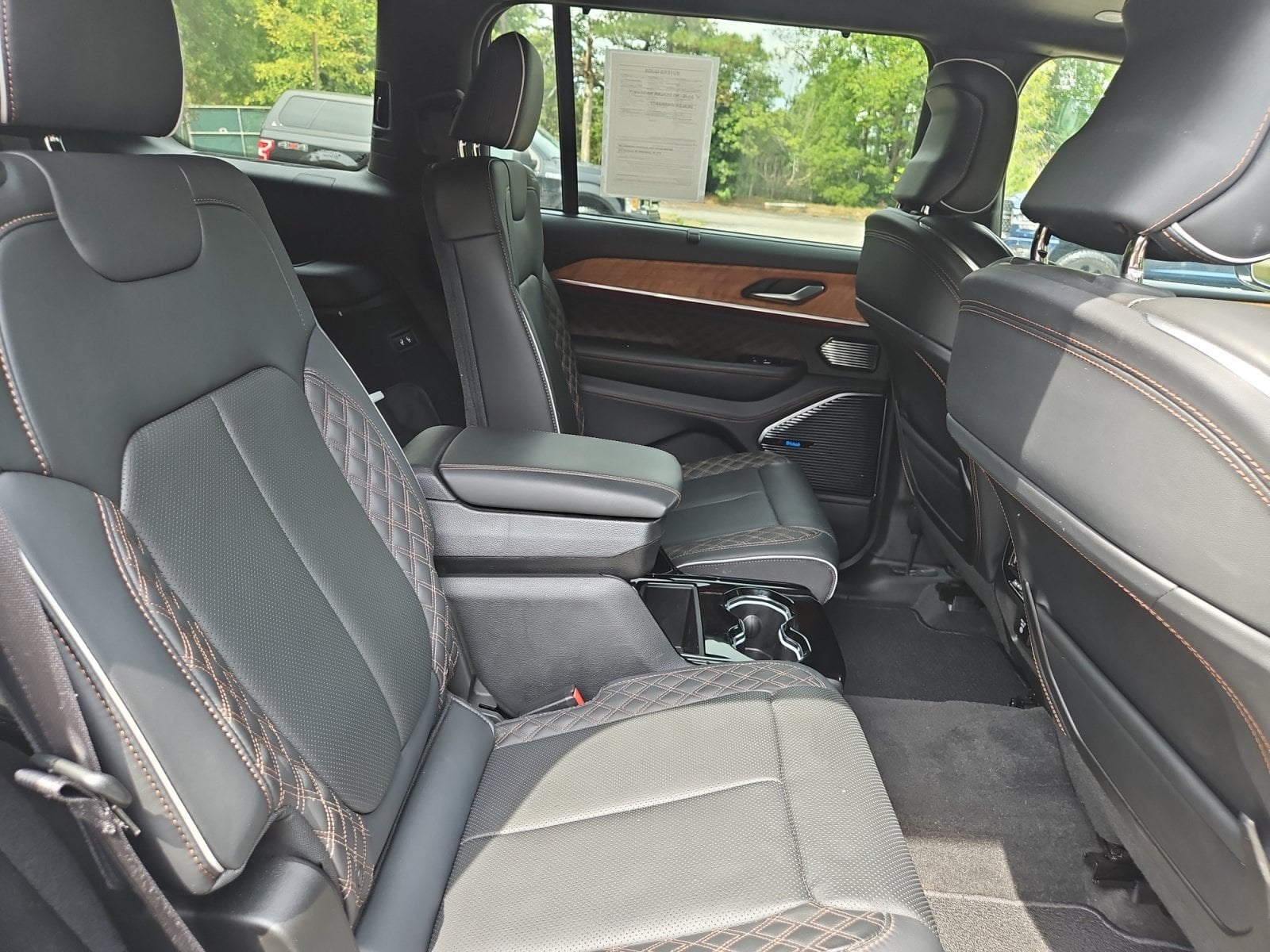 Pre-Owned 2022 Jeep Grand Cherokee L Summit - photo - 16