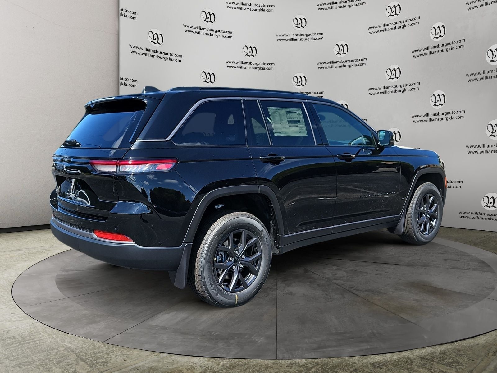 New 2027 Jeep Grand Cherokee Laredo Altitude - photo - 4
