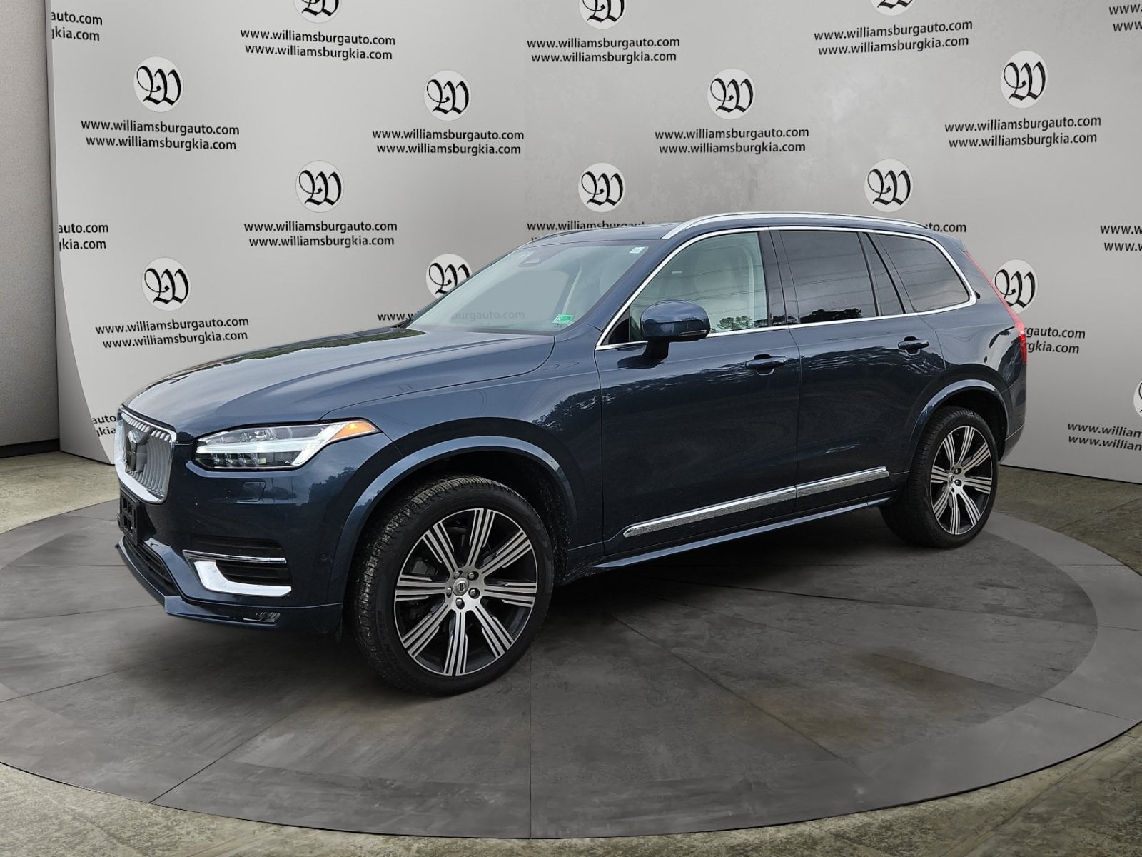Pre-Owned 2025 Volvo XC90 B6 Plus 7-Seater - photo - 0