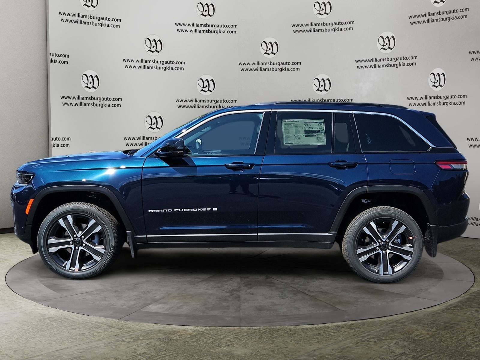 New 2027 Jeep Grand Cherokee Limited - photo - 1