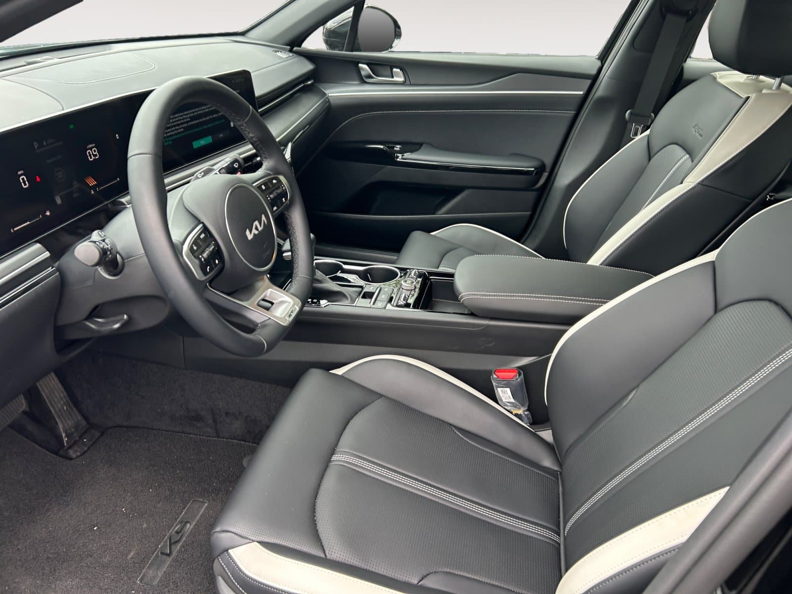 Pre-Owned 2026 Kia K5 GT-Line - photo - 8