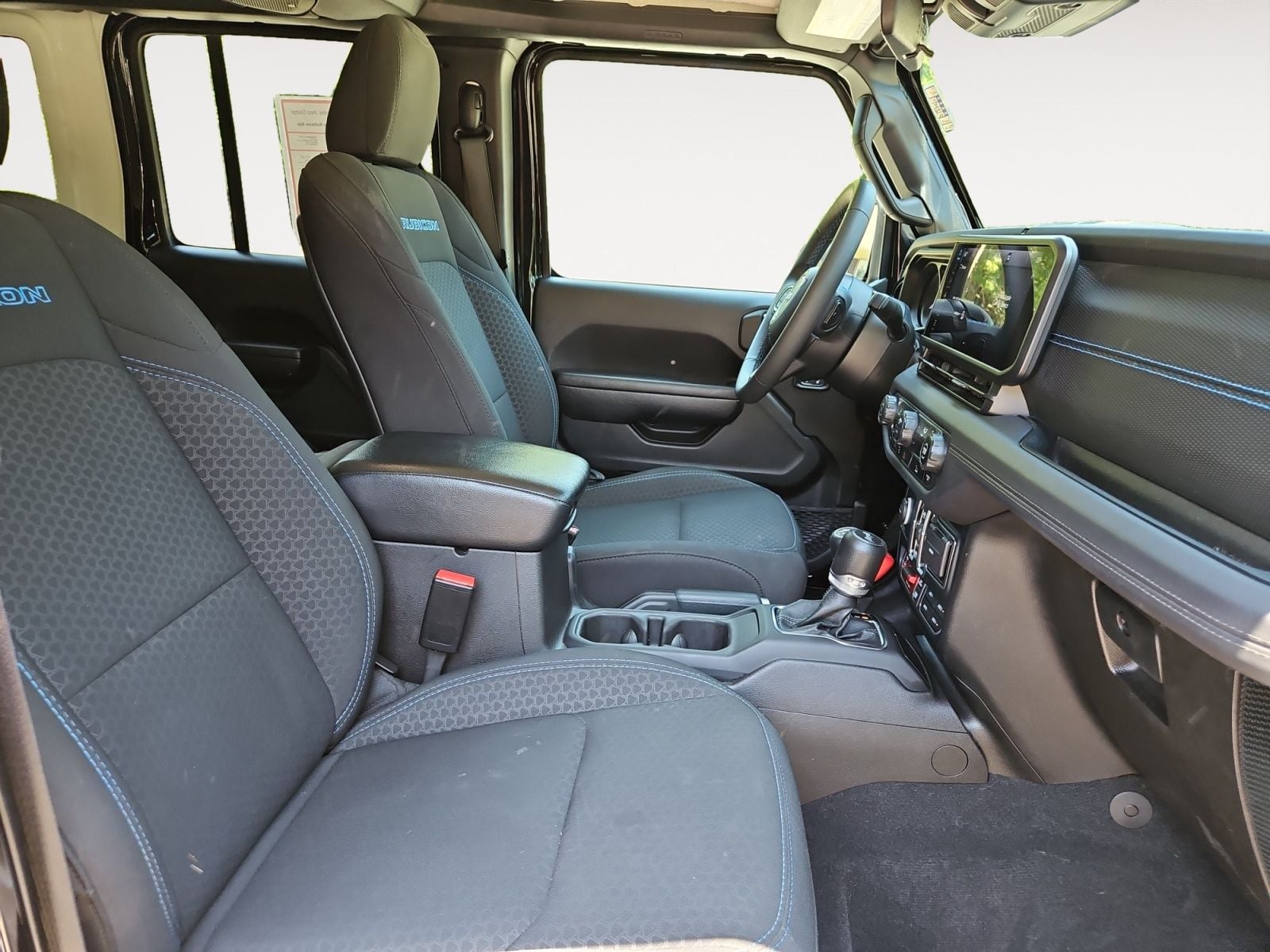 Pre-Owned 2024 Jeep Wrangler Rubicon 4xe - photo - 14