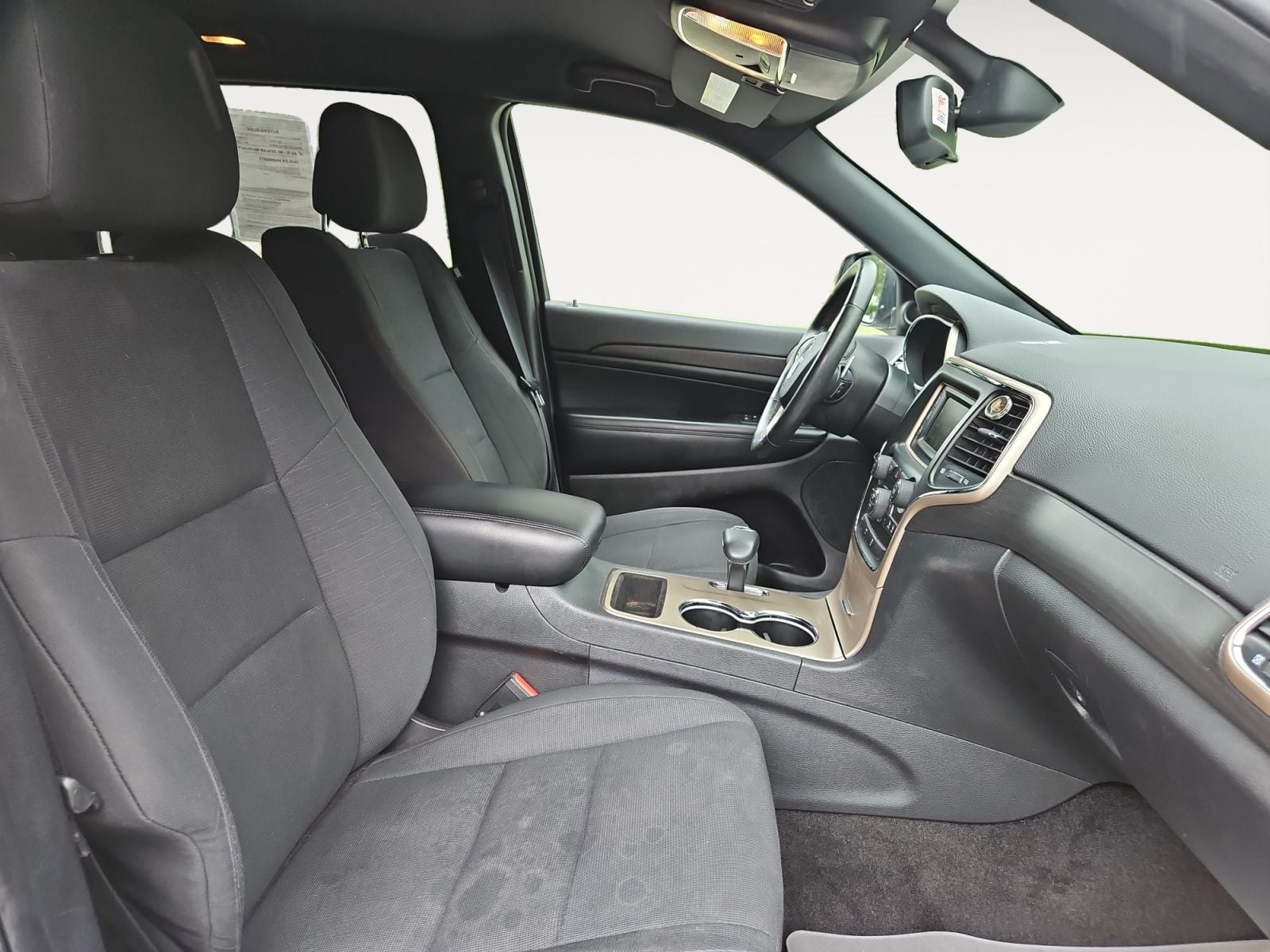 Pre-Owned 2015 Jeep Grand Cherokee Laredo - photo - 14