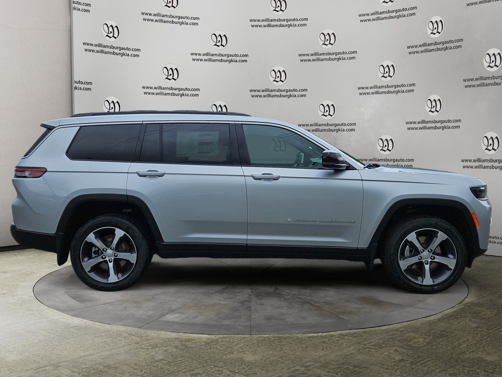 New 2026 Jeep Grand Cherokee L Limited - photo - 5
