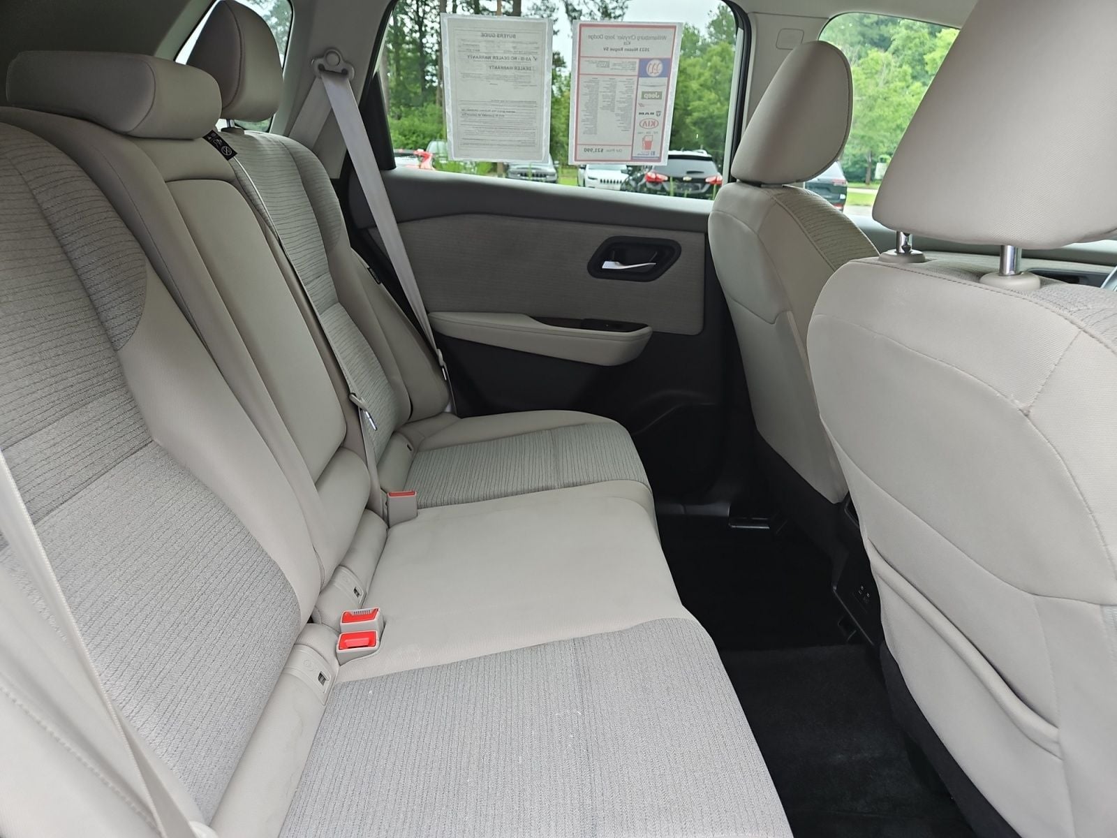 Pre-Owned 2023 Nissan Rogue SV - photo - 16