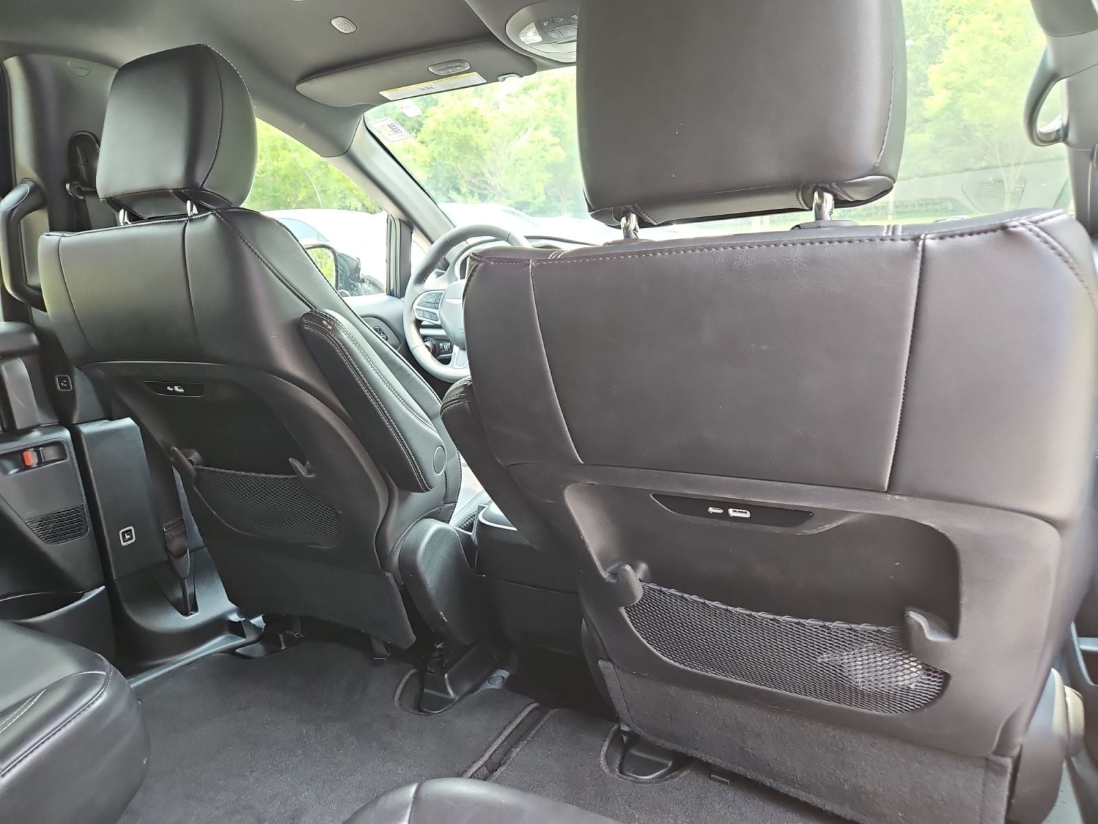 Pre-Owned 2025 Chrysler Pacifica Select - photo - 17