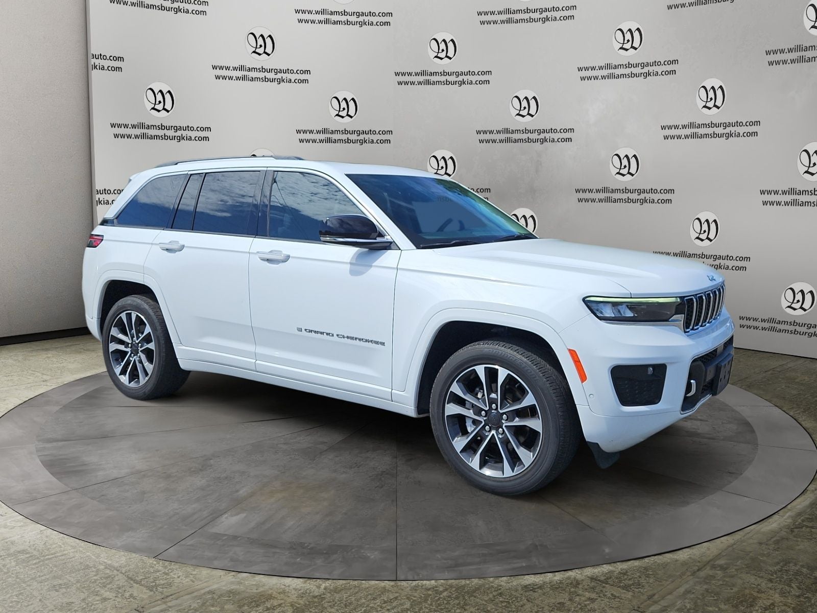 Pre-Owned 2022 Jeep Grand Cherokee Overland - photo - 6