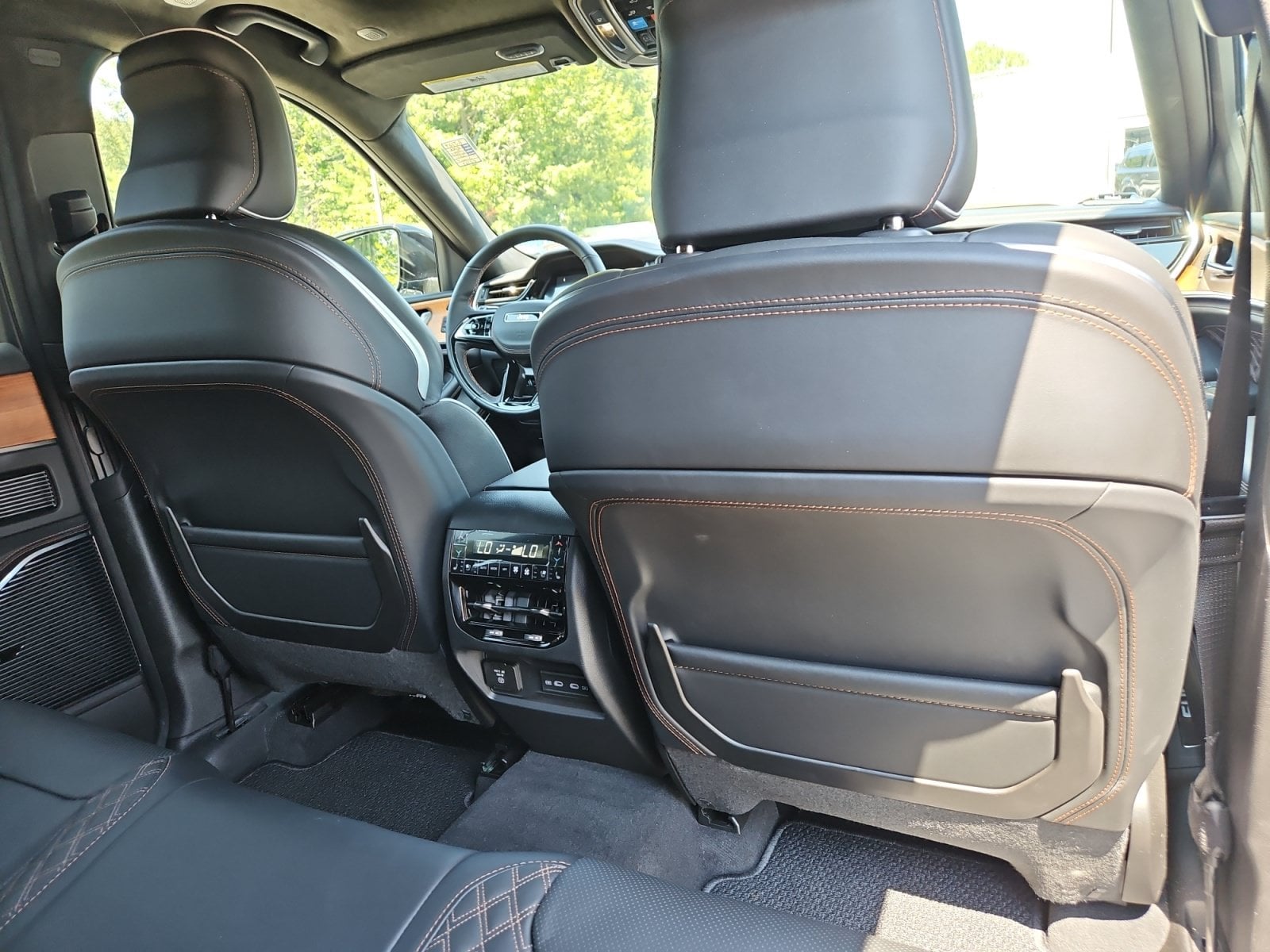 New 2026 Jeep Grand Cherokee Summit - photo - 17