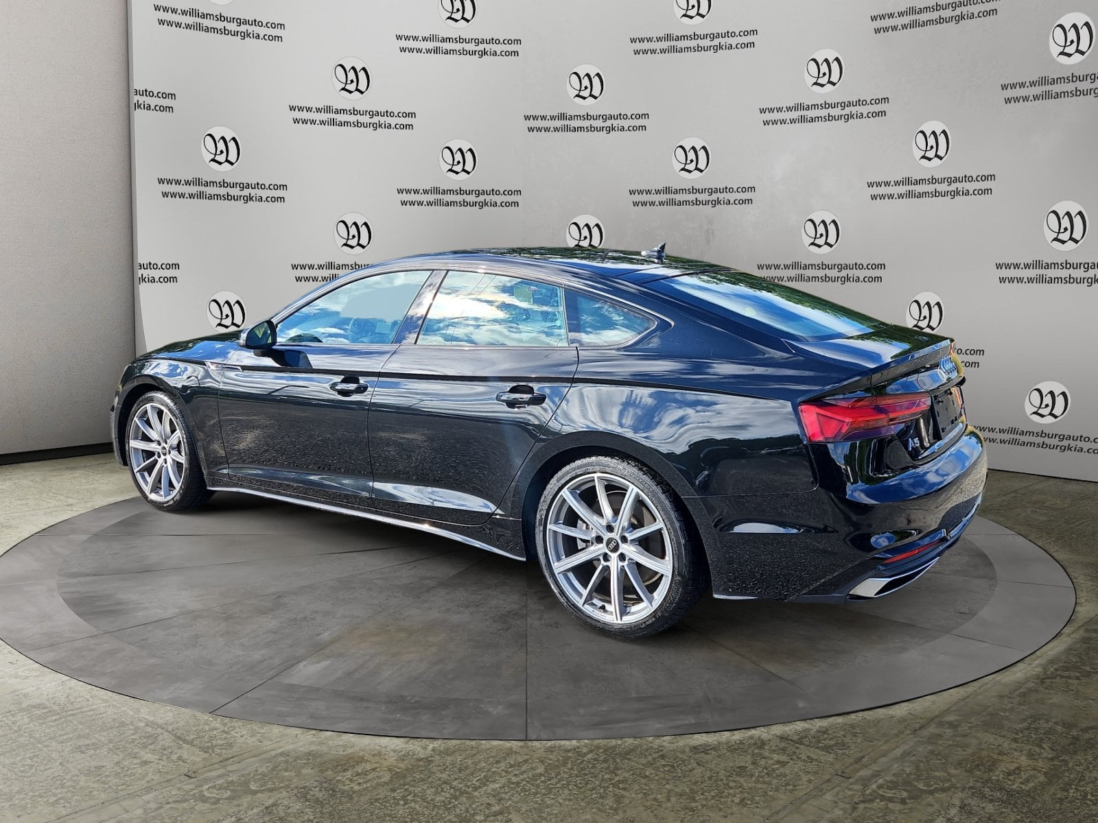Pre-Owned 2025 Audi A5 Sportback 45 S line Premium - photo - 2