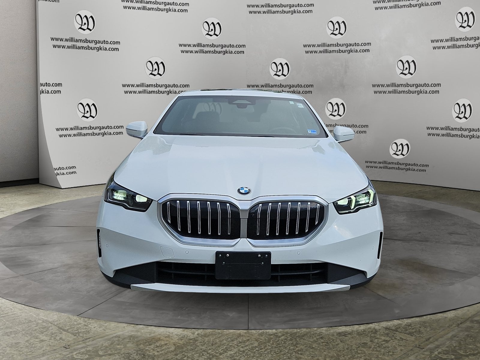 Pre-Owned 2026 BMW 5 Series 530i xDrive - photo - 7