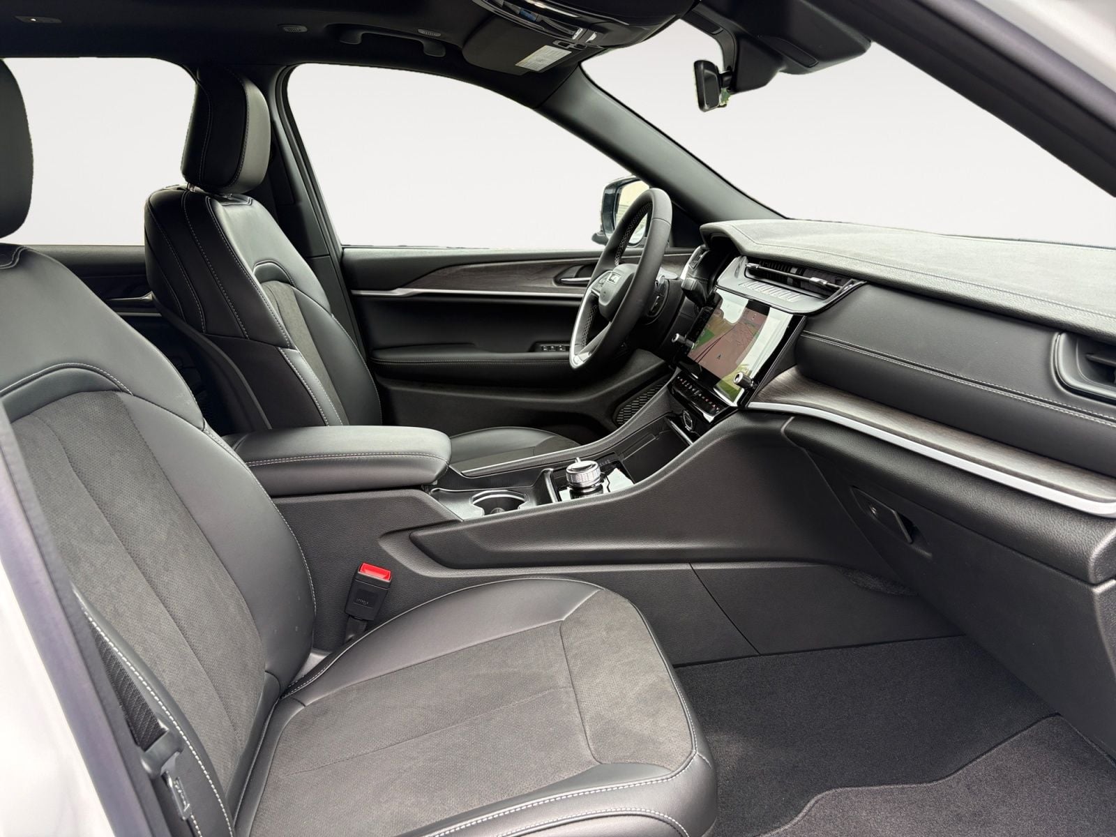 New 2026 Jeep Grand Cherokee L Altitude - photo - 14